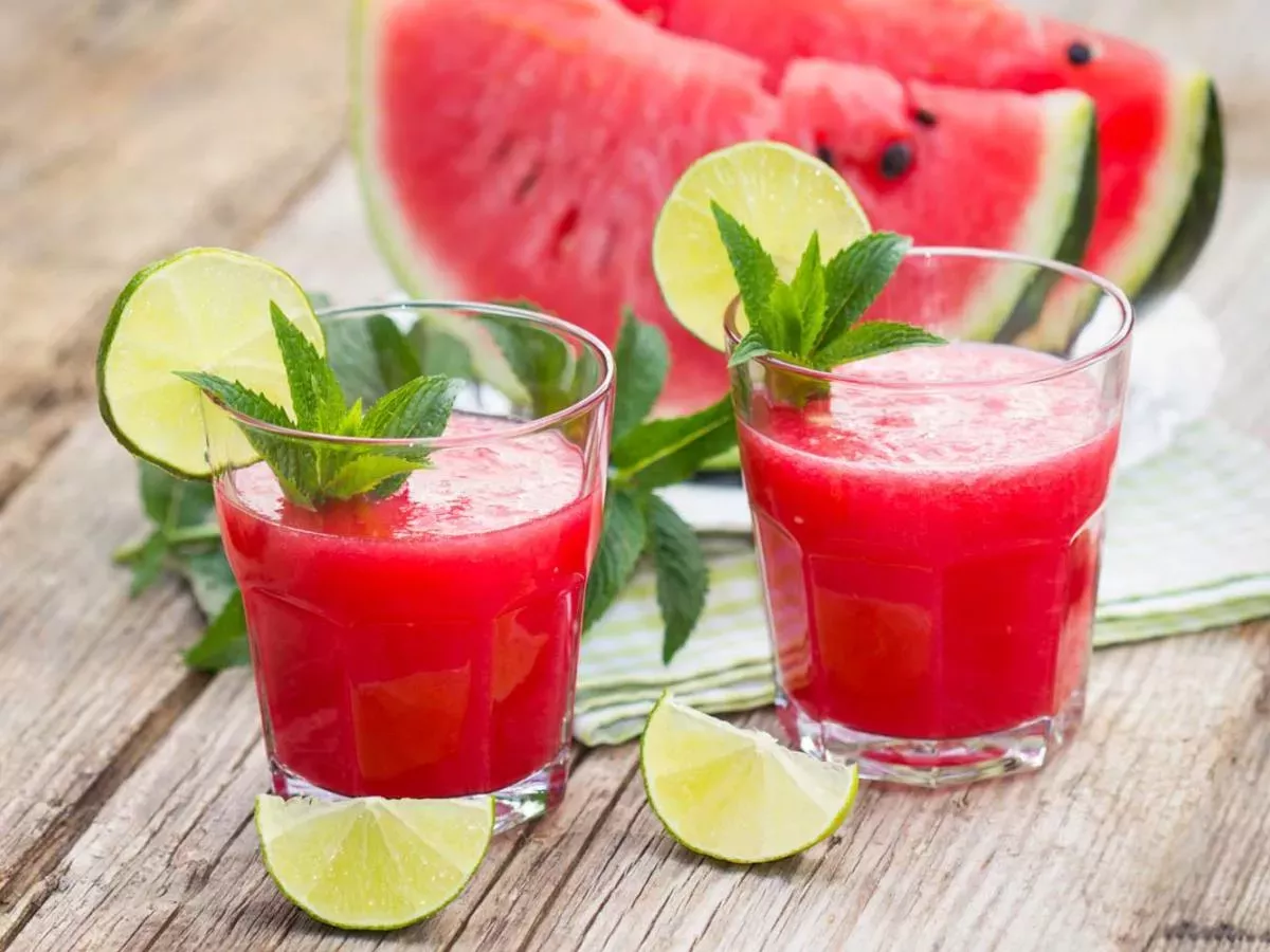 Poletni čistilni napitek