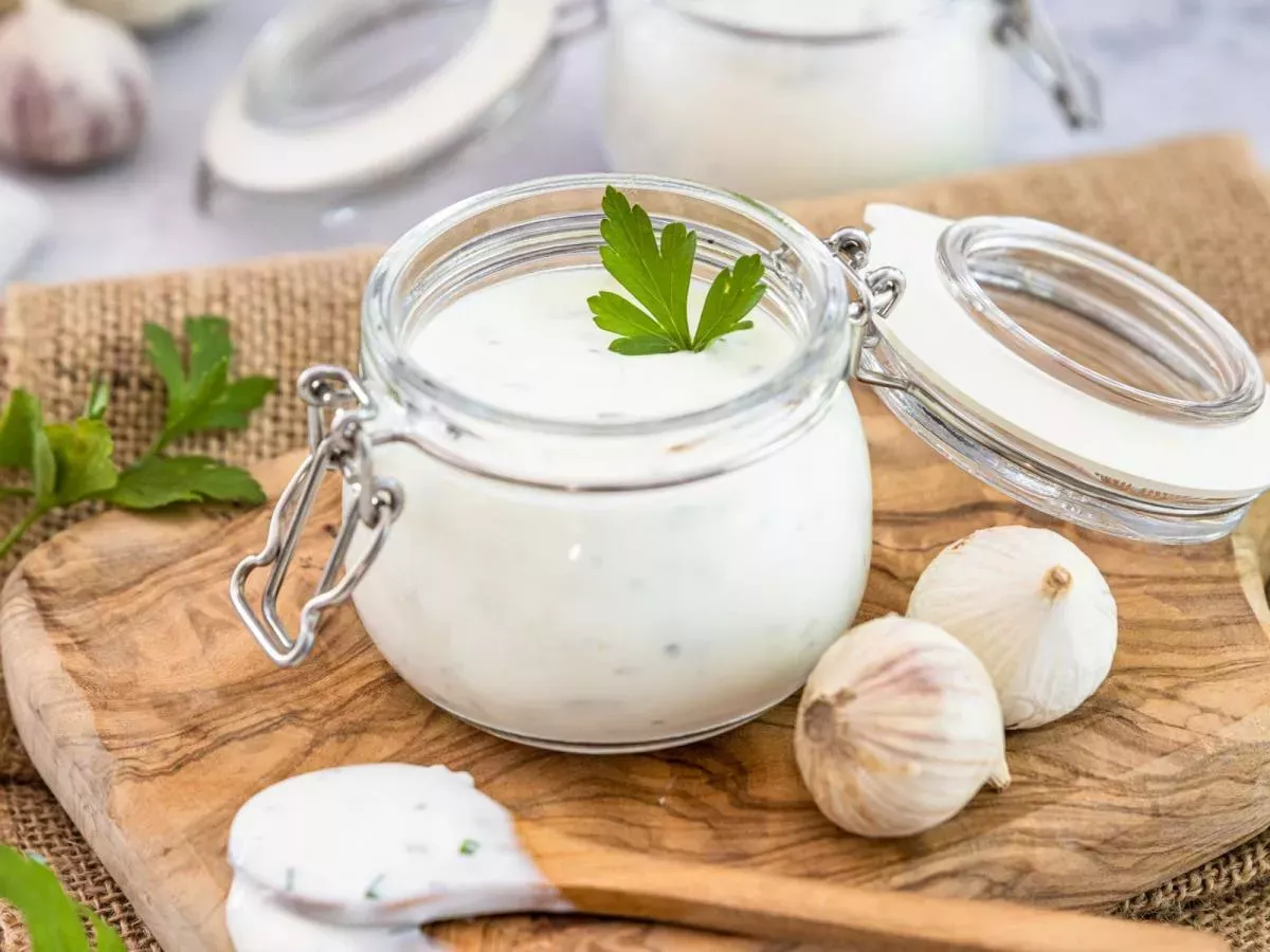 Neverjetno zdravilne lastnosti česna in jogurta