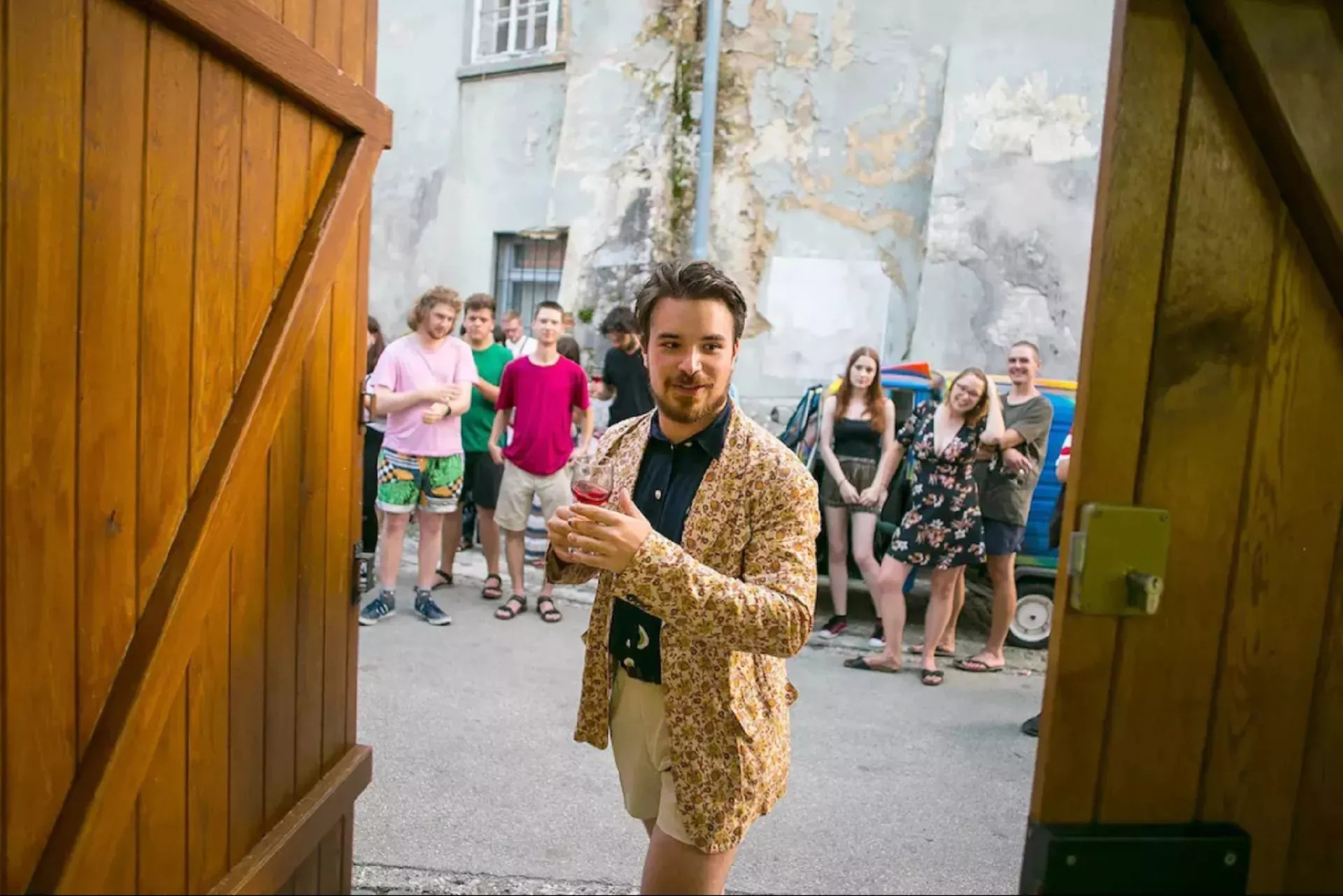 Fotopub udarec za Goloba: ali bo afera podrla zaupanje volivcev bolj kot KPK in korupcija?