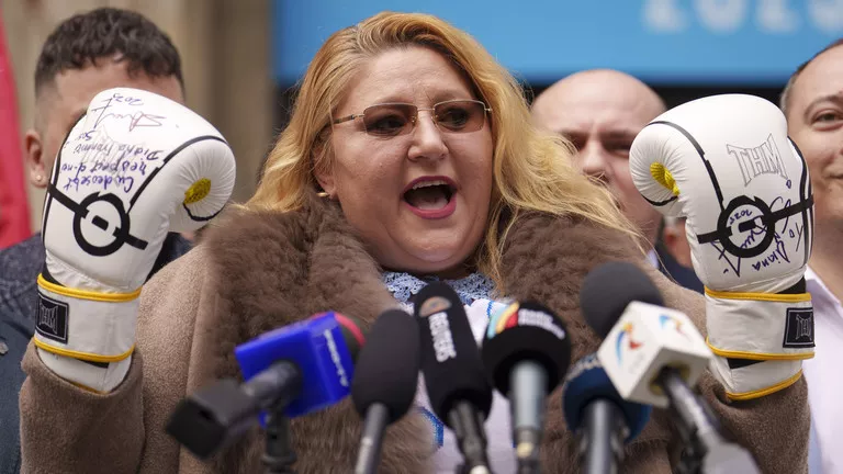 TOREJ, DEMOKRACIJA JE, ČE RAZMIŠLJAŠ KOT MI (JAZ) - ČE PA NE (RAZMIŠLJAŠ KOT MI), POTEM PA ... NIMAŠ PRAVIC!