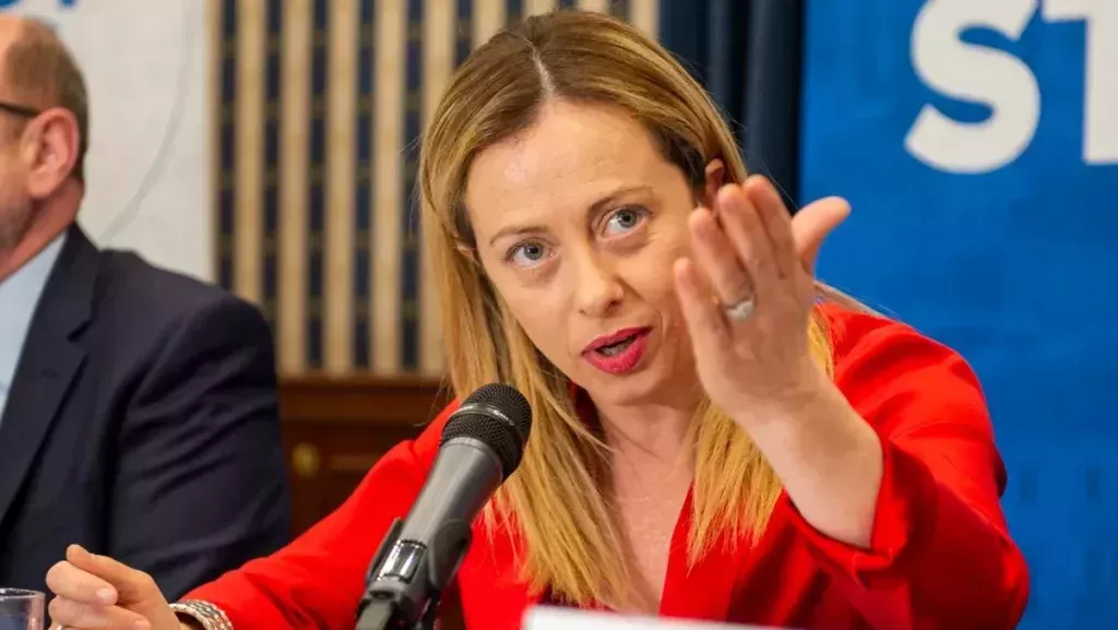 ZA NEKATERE JE NA PRVEM MESTU LASTNA DRŽAVA ... ZANIMIVO